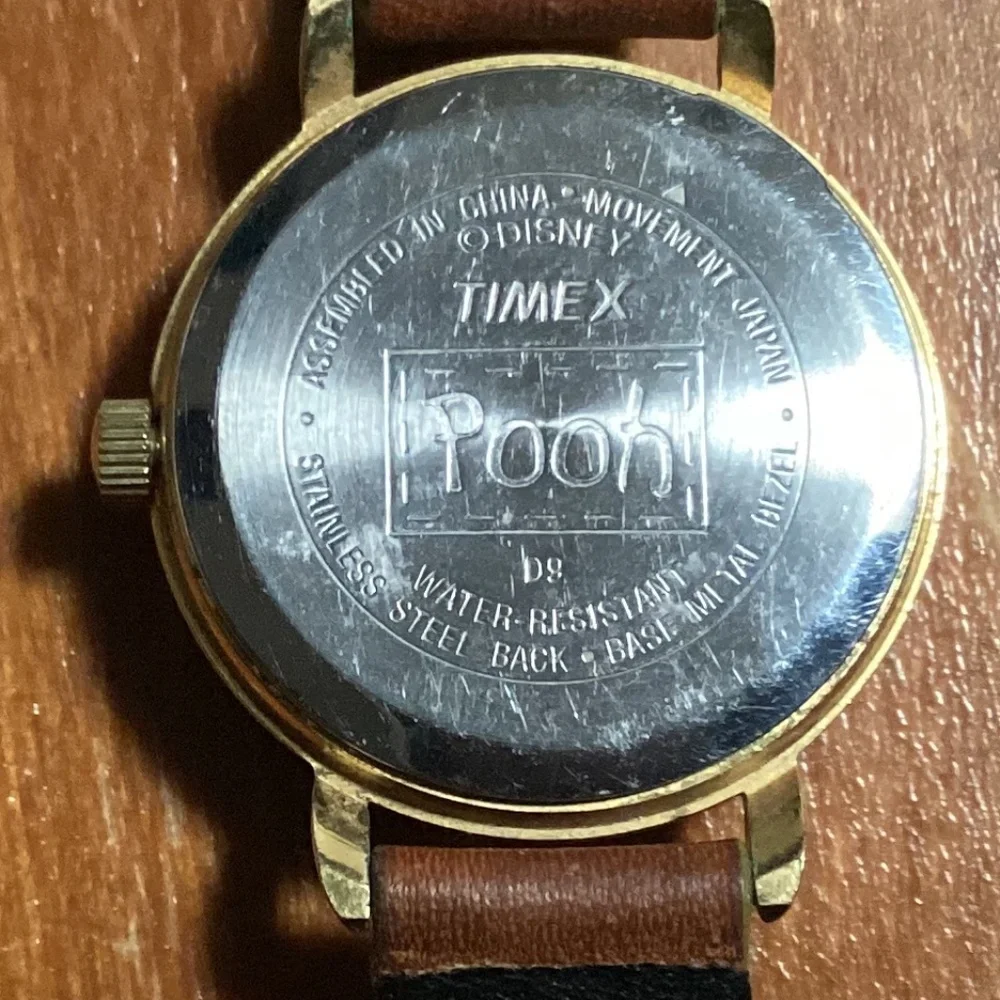 Vintage Timex Disney Winnie the Pooh Watch Brown Leather Band Bee Second Hand
